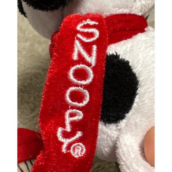 Peanuts Plush Clip On Keychain Charlie Brown Snoopy Linus Woodstock Christmas Gi - Picture 9 of 16